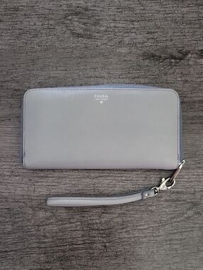 Fossil Leather Wallet - Lt. Gray
